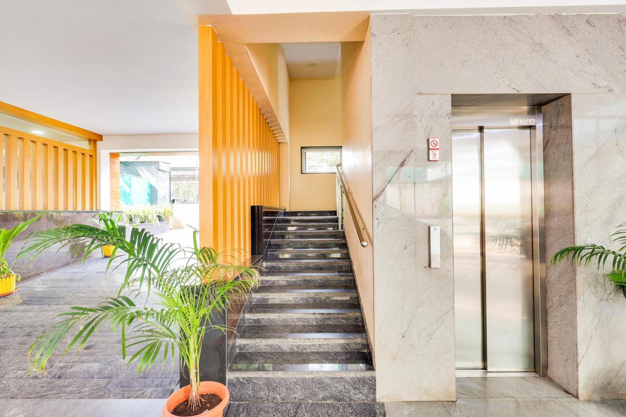 Hotel Super Townhouse Visakhapatnam Esterno foto